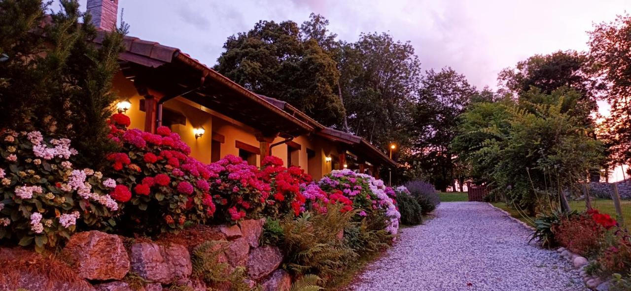 Casas Rurales Entrecastanos Onís Exteriér fotografie