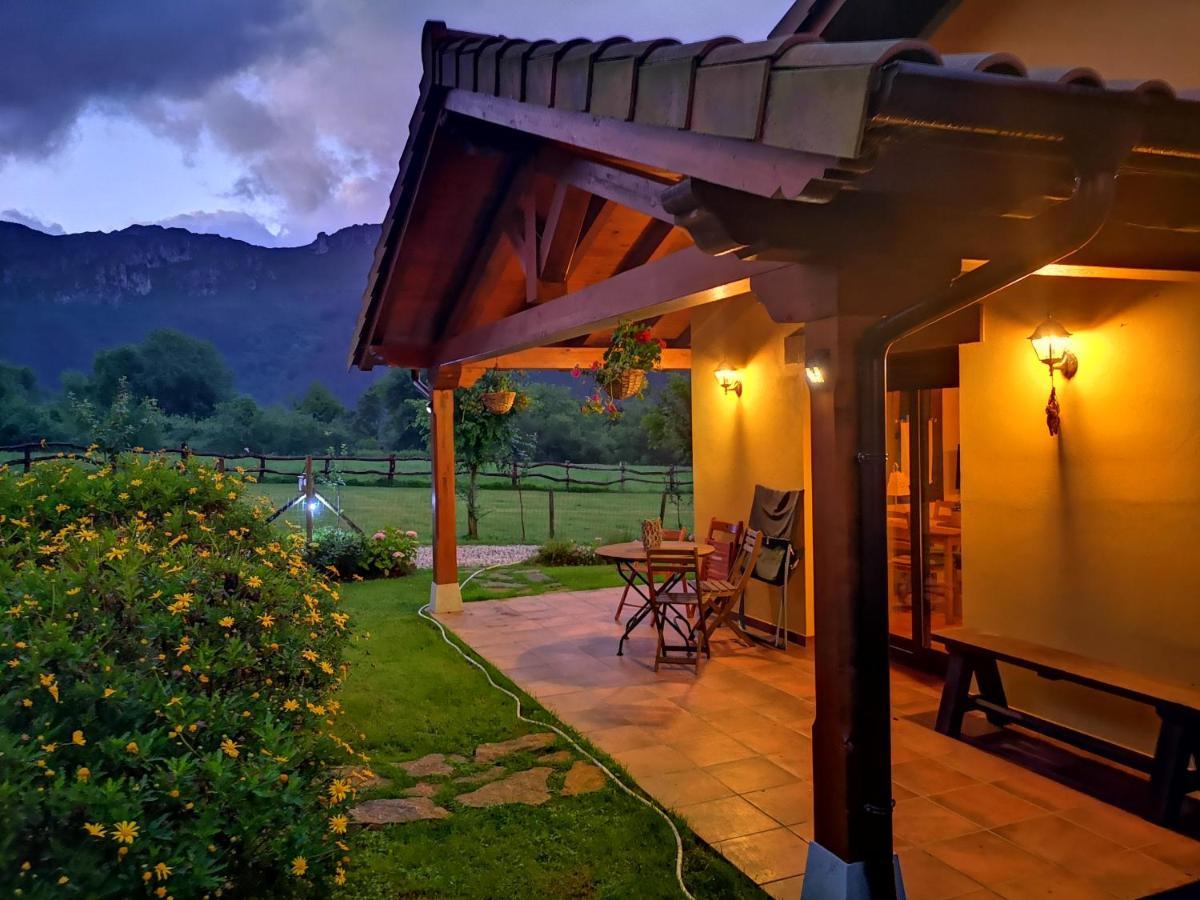 Casas Rurales Entrecastanos Onís Exteriér fotografie