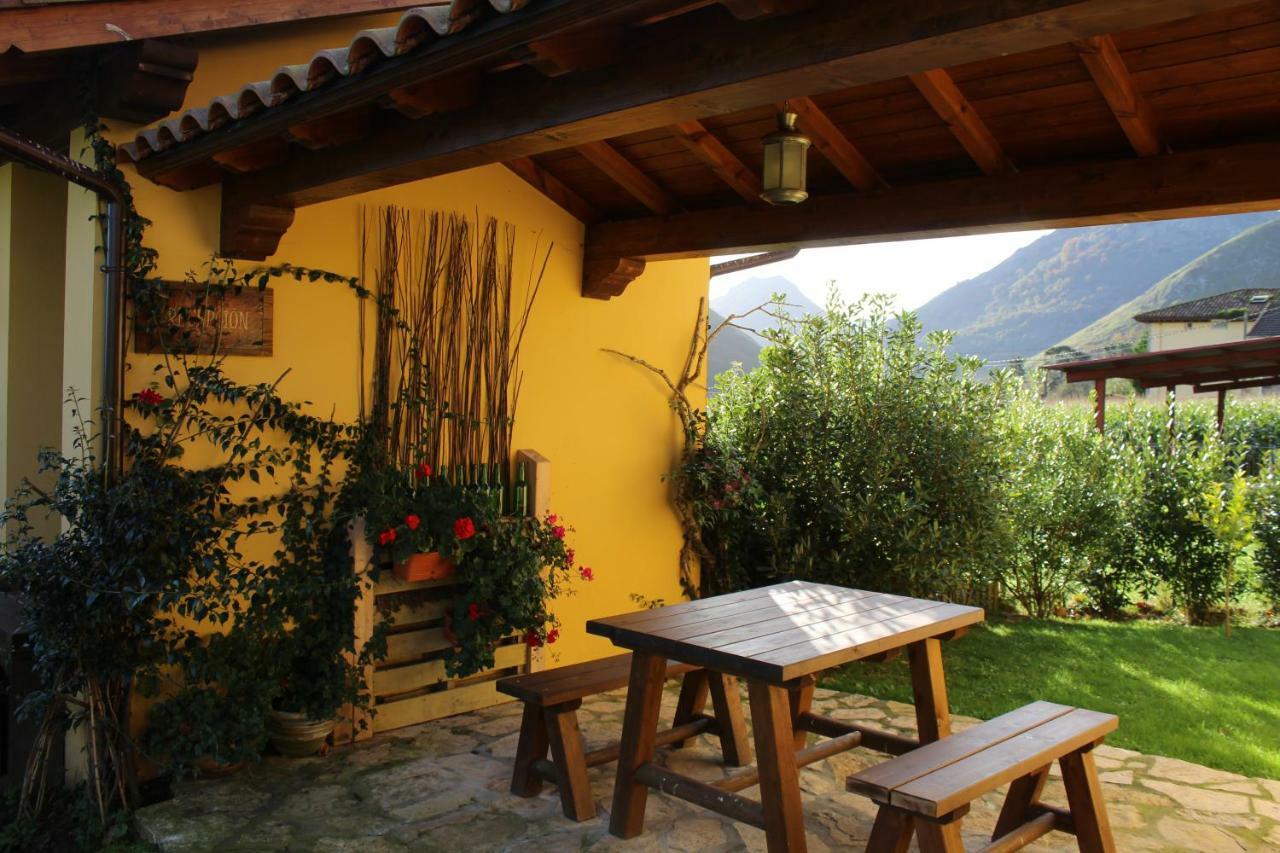 Casas Rurales Entrecastanos Onís Exteriér fotografie