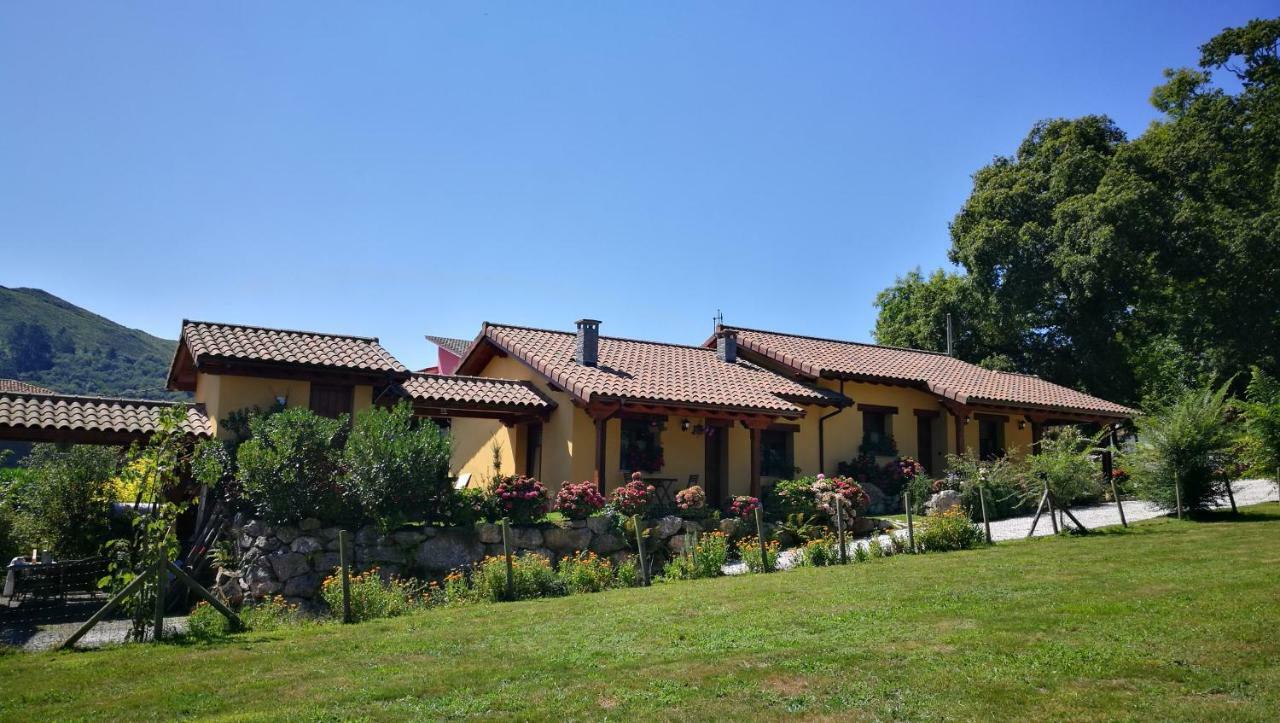 Casas Rurales Entrecastanos Onís Exteriér fotografie